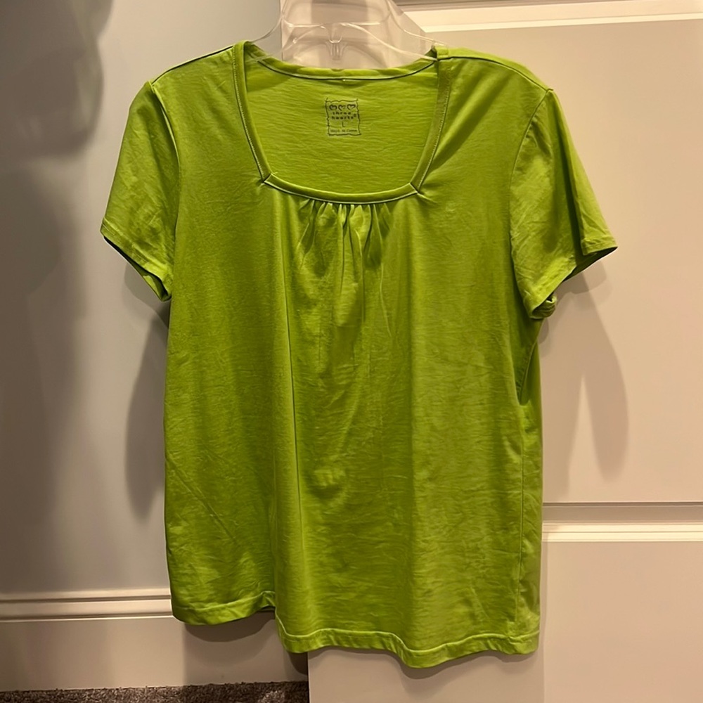 Three Hearts Size L short sleeve top with detail